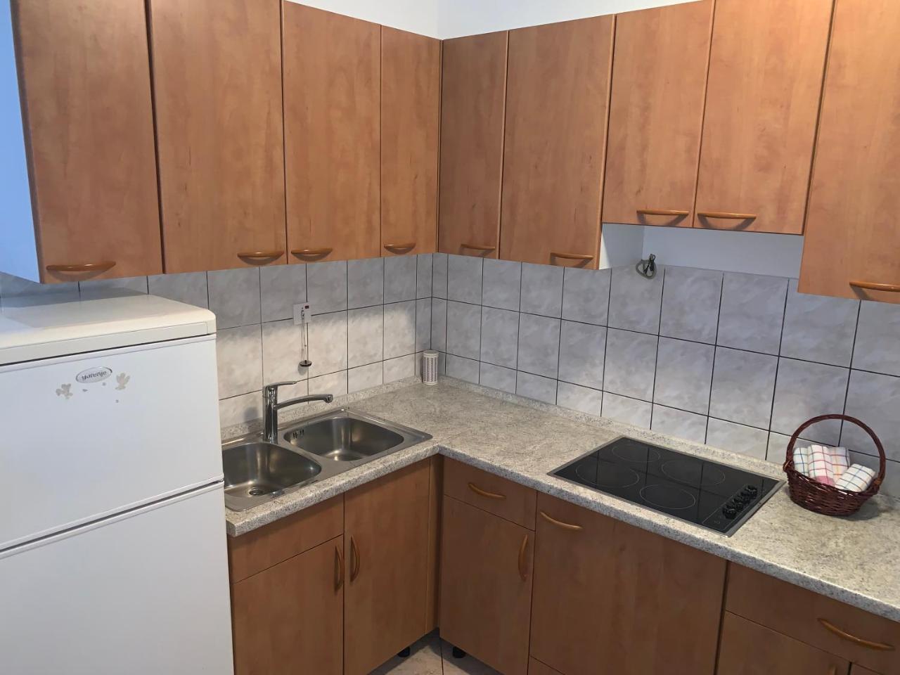 Apartments Vinea Baska Voda Exterior photo